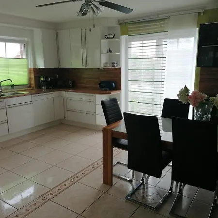 Grosses 4 Naehe Messe *