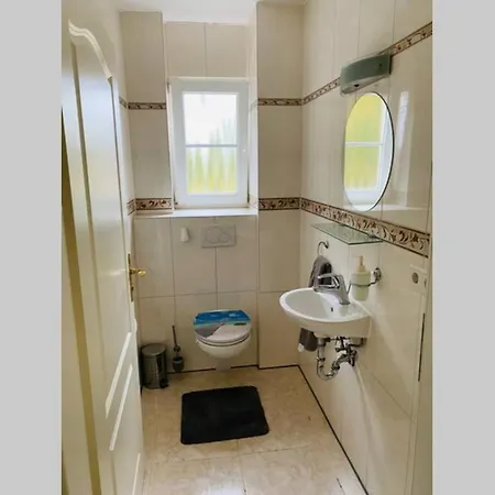 Grosses 4 Naehe Messe 아파트